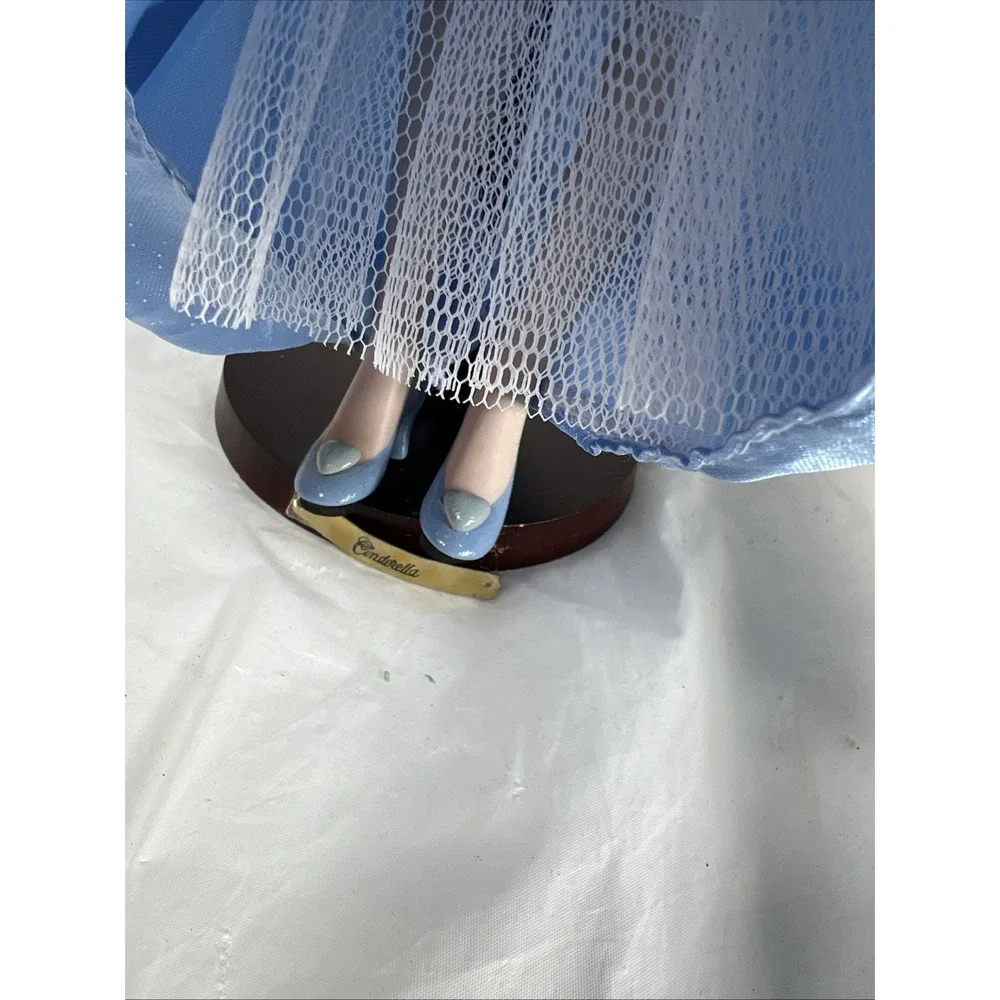 N/A cinderella porcelain